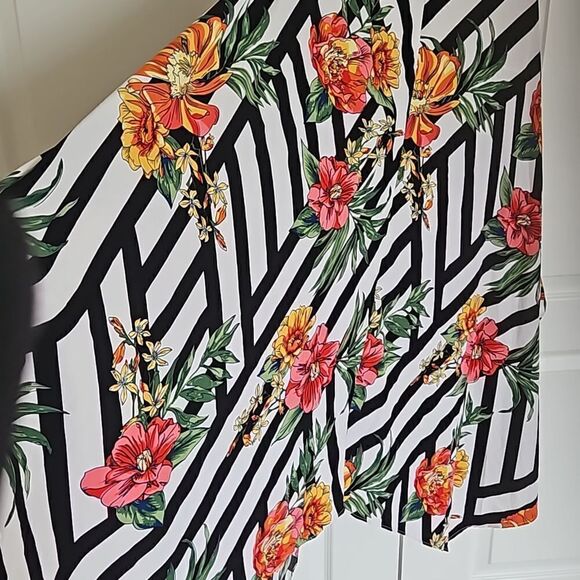 Milk & Honey Women's Tropical Floral Pattern Asymmetric Hem Maxi Dress Small Red - Picture 5 of 16